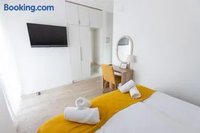 Rooms & Apartment Perak - Image 1