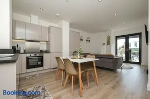 Brand New 2 bedroom apartment Centre of Solihull - Image 2