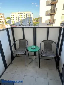 Modern Comfort Apartment - WiFi & Free Parking - Image 3