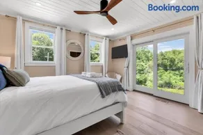 New Woodland Escape Walk To Beach and Bike Path 6 Sleeping Areas Kids Play Room Bird Watching Tower Garage Spacious Living Children's Amenities Covered 3rd Floor Patio Enjoy Wildlife - Image 4