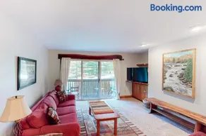 Ski Hike Getaway - Image 3