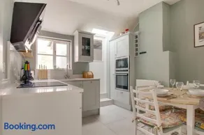 Wren Cottage - Two Bedroom House, Sleeps 4 - Image 2
