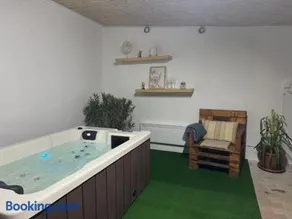Kékmadár Wellness Apartman Kalocsa - Image 4