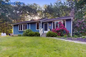 Tree-lined home with screened porch & perfect Midcoast location - Image 1