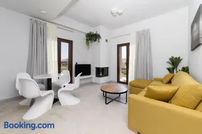 Malathro Olympus Guest House - Image 1