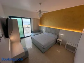 Hotel Royal - Image 1