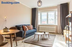 Spacious One Bedroom Apartment Close To Centre - Image 1