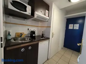 Studio, Air-Conditioning, Ideal for Couples, Free Parking, Quiet - Image 1
