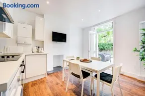 Beautiful 2 bed apartment in central London - Image 4