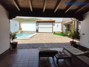 LA CASA DE ELENA - Image 4