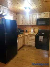 The Hampton - An Amish Built Deluxe Log Cabin - Image 3