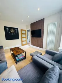 Mayors House Ideal for Groups & Business - Image 3
