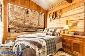 Ohio Starlight Glamping Cabins - A Peaceful Woodland Retreat - Image 1