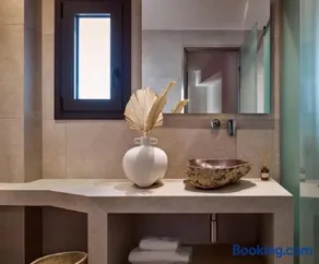 Beautiful Home - Image 3