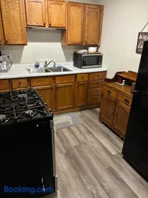 Bungalow off of Main Unit 3 - Image 2