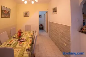 Guest house with garden - Zuvan - Image 3