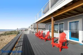 Ace's Beach House - Image 4