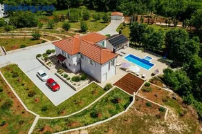 Luxury villa La Perla with heated pool - Image 2