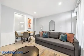 Stylish 2BR West End Gem steps to Queen West - Image 5