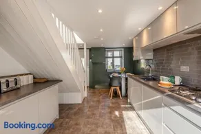 2 Bed in Dean oc-h32066 - Image 2