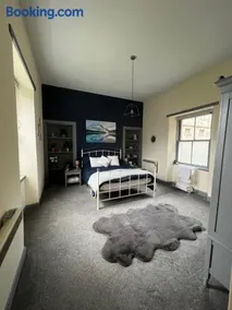The Sheriffs Lodge - Image 4