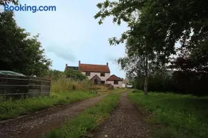 A nicely presented friendly comfortable ECO cottage - Image 4