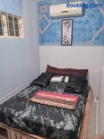 Quarto 01, com cama de casal, ar condicionado e TV - Image 1