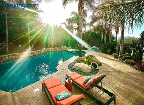 Boho Chic Malibu Retreat Estate Salt Pool Yoga - Image 2