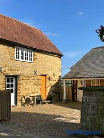 The Groom's Cottage - Image 2