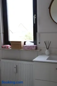 Ferienwohnung mit Schminktisch 2OG - Image 5