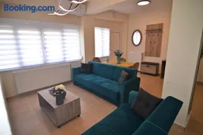 Sweet Retreat - Image 1