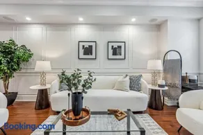 Executive Townhome - Bridal Path - Shops at Don Mills - Image 1