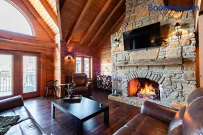 Lakeside Cabin - Image 1