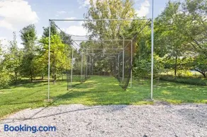 Sleeps 10, Indoor and Outdoor Theaters, Batting Cage, & Games! - Image 3