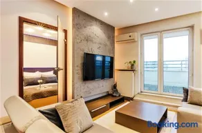 LupoApartments Królewska z Klimatyzacją Penthouse Mandoria Parking Dostęp na Kod - Image 1