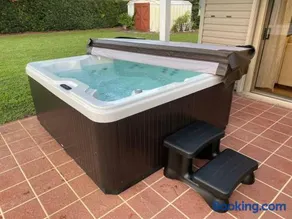3 Large Bedrooms Hot Tub Golf Cart - Image 5