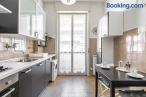 GuestHost - Florence Modern & Bright Apartment! - Image 3