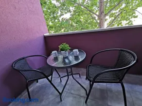 Cozy Corner Apartments - Free parking & Wi-fi - Image 5