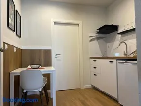 Cosy and Renewed 1 Bedroom Apt in Campolide - 2S FRENTE - Image 1