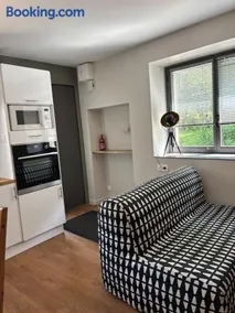 Petite maison privée de 33m2 Beaucouzé avec étang - Image 1