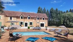 Le Chêne Guesthouse - Image 1