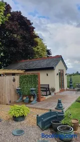 Country Guest House With Hot Tub - Image 1