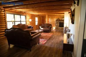 Sugar Creek Stay - Image 4