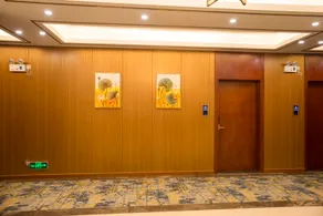 Rongxian Tule Business Hotel - Image 4