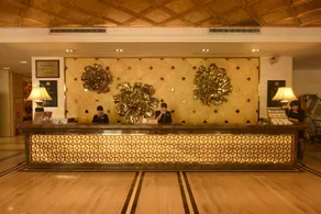 Hejiang Peninsula Hotel - Image 5