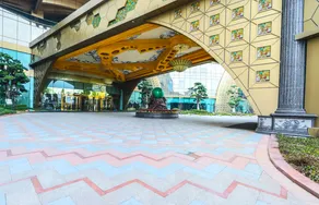 Beehive Hotel - Image 3