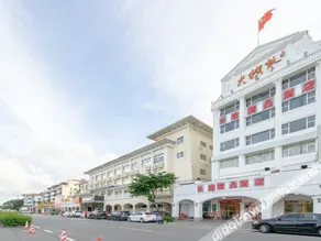 Le Tours Hotel - Image 2
