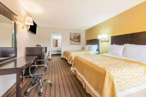 Days Inn By Wyndham South Fort Worth - Image 2