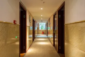 Yuepan Island Hotel - Image 2