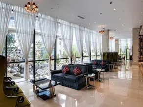 Swan Lake International Hotel - Image 2